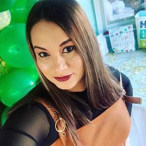 Meet your Posher, Cecilia